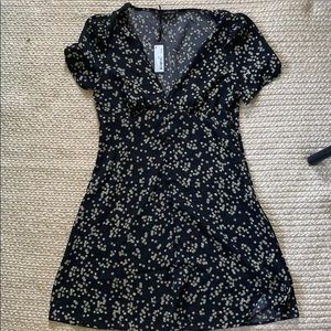 NWT deep V Puff Sleeve Mini Dress Size S